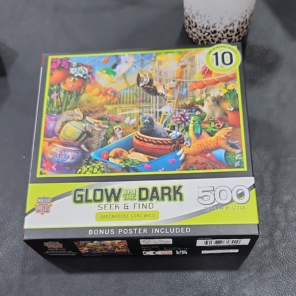 "GREENHOUSE GONE WILD" 500 PIECE GLOW in the DARK SEEK and FIND PUZZLE - Picture 1 of 4